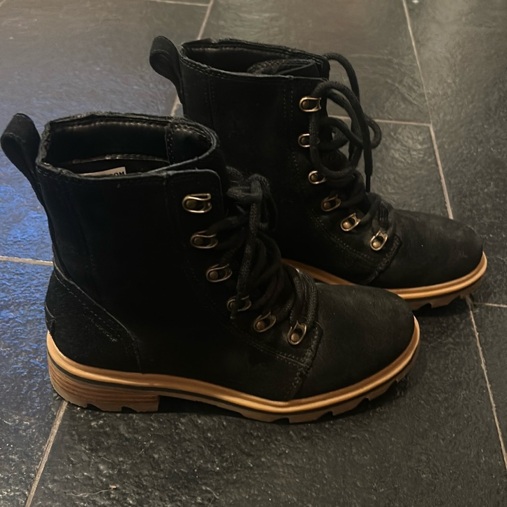 Sorrel Lennox lace up boot